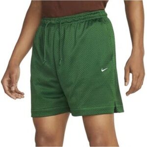 Nike Mesh Shorts size L